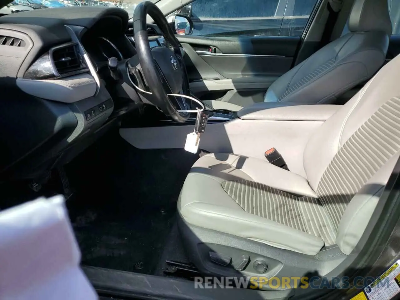 7 Photograph of a damaged car 4T1G11AK5LU353358 TOYOTA CAMRY 2020