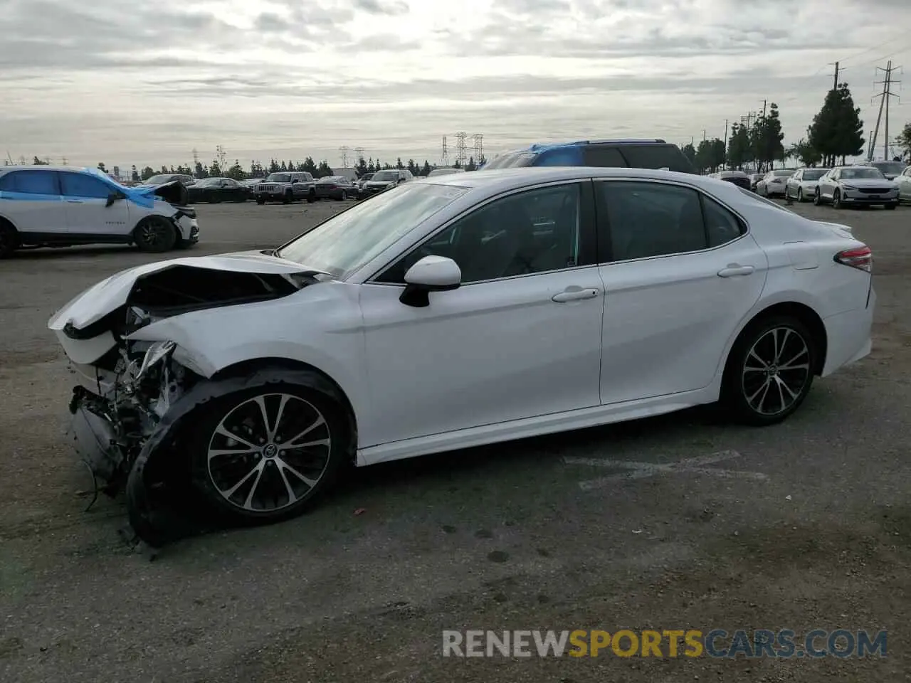 1 Photograph of a damaged car 4T1G11AK5LU354736 TOYOTA CAMRY 2020