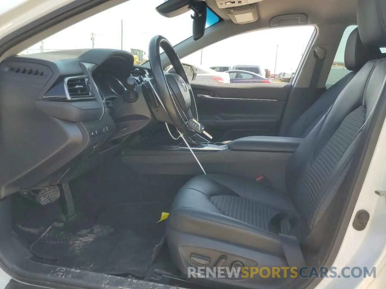 7 Photograph of a damaged car 4T1G11AK5LU366174 TOYOTA CAMRY 2020