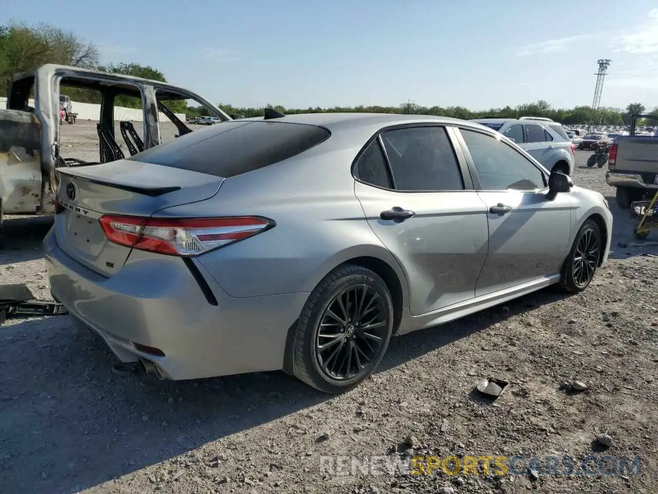 3 Фотография поврежденного автомобиля 4T1G11AK5LU388076 TOYOTA CAMRY 2020