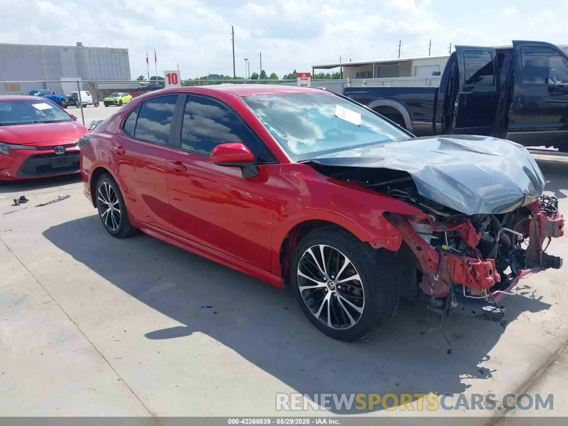 1 Photograph of a damaged car 4T1G11AK5LU394265 TOYOTA CAMRY 2020