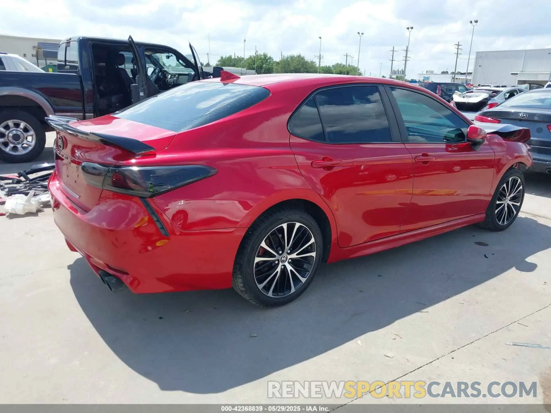 4 Photograph of a damaged car 4T1G11AK5LU394265 TOYOTA CAMRY 2020