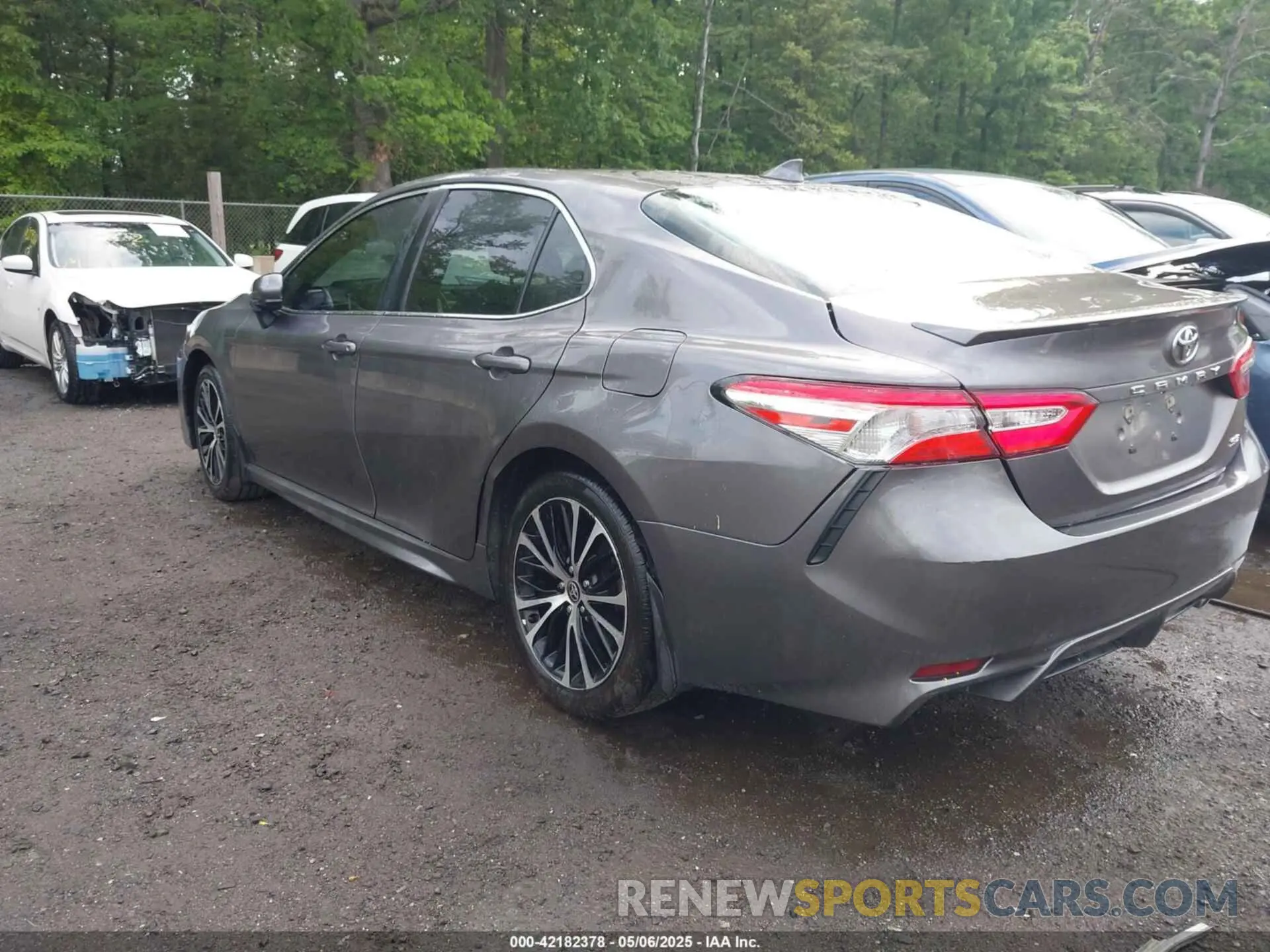 3 Фотография поврежденного автомобиля 4T1G11AK5LU395447 TOYOTA CAMRY 2020