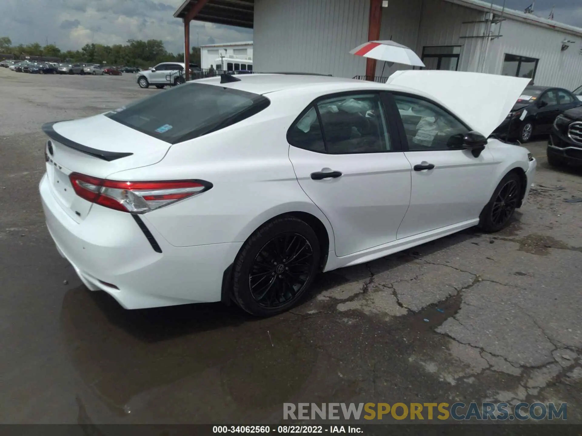 4 Photograph of a damaged car 4T1G11AK5LU395464 TOYOTA CAMRY 2020