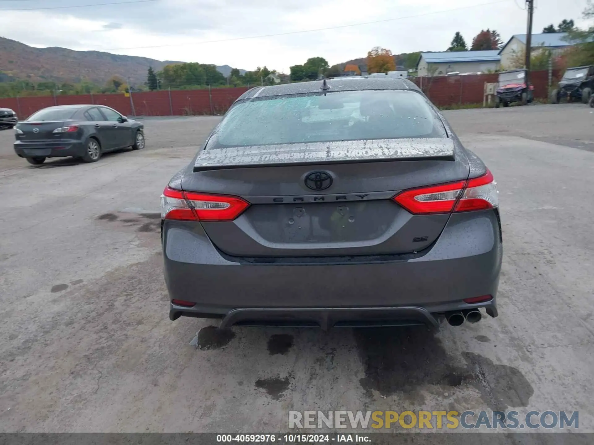 16 Photograph of a damaged car 4T1G11AK5LU505252 TOYOTA CAMRY 2020