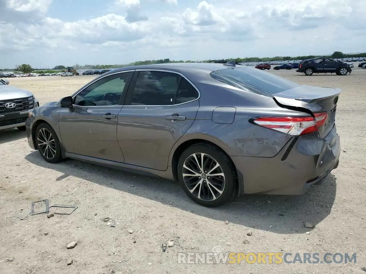 2 Фотография поврежденного автомобиля 4T1G11AK5LU866447 TOYOTA CAMRY 2020