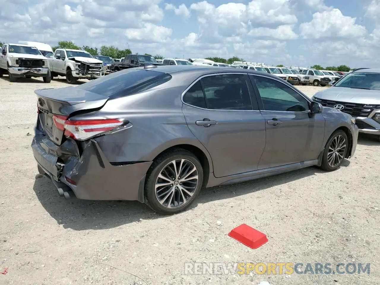3 Фотография поврежденного автомобиля 4T1G11AK5LU866447 TOYOTA CAMRY 2020