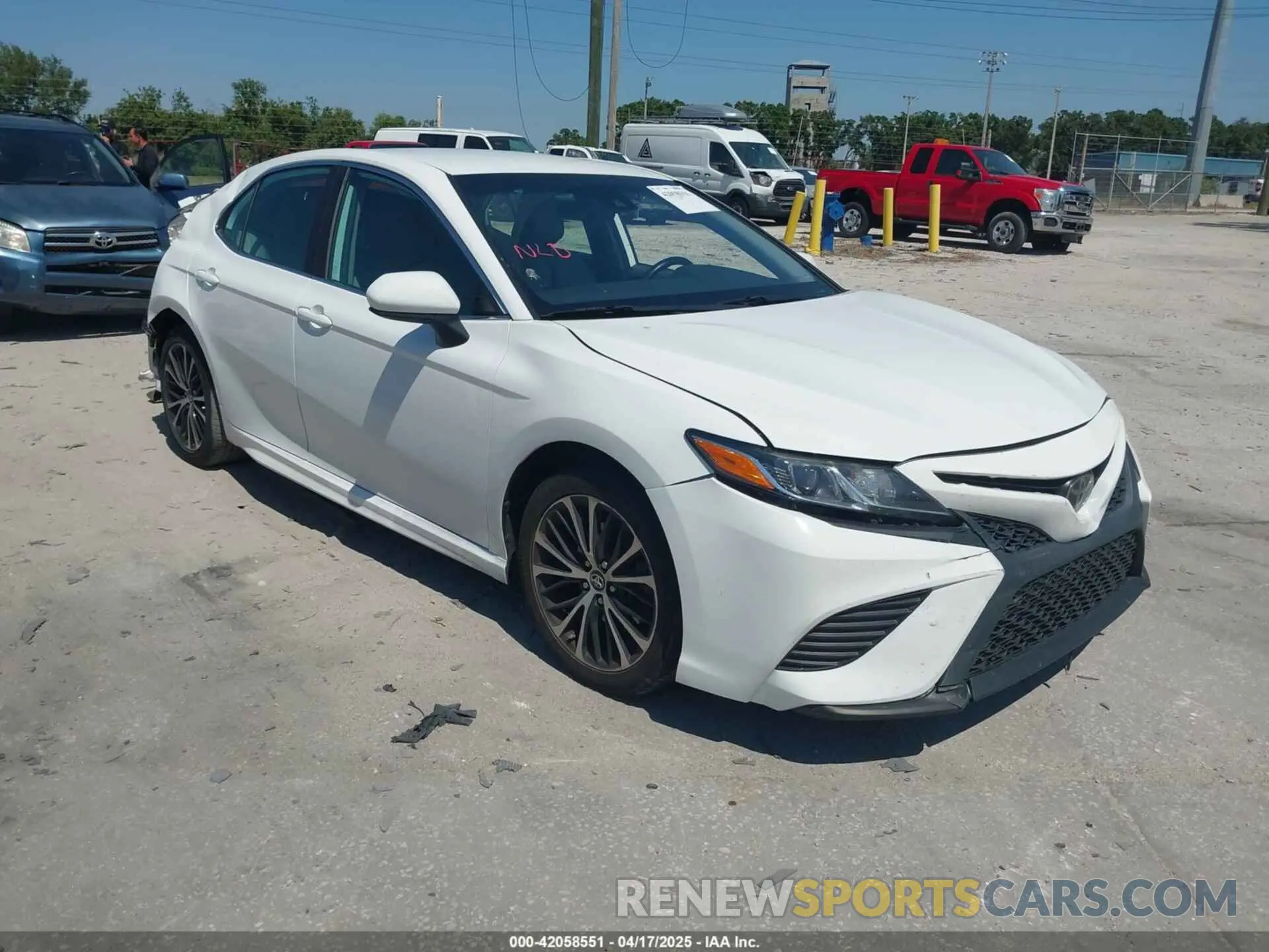 1 Photograph of a damaged car 4T1G11AK5LU872796 TOYOTA CAMRY 2020