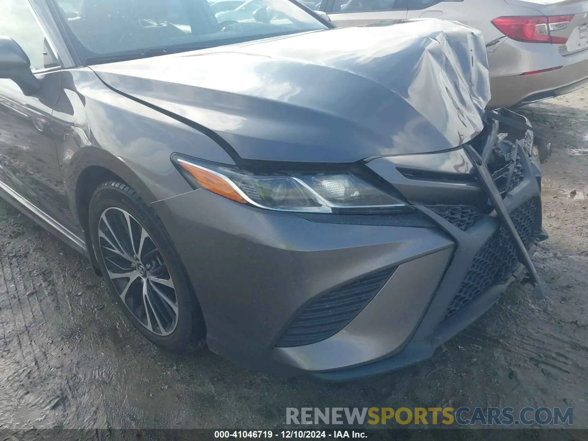 17 Photograph of a damaged car 4T1G11AK5LU891803 TOYOTA CAMRY 2020