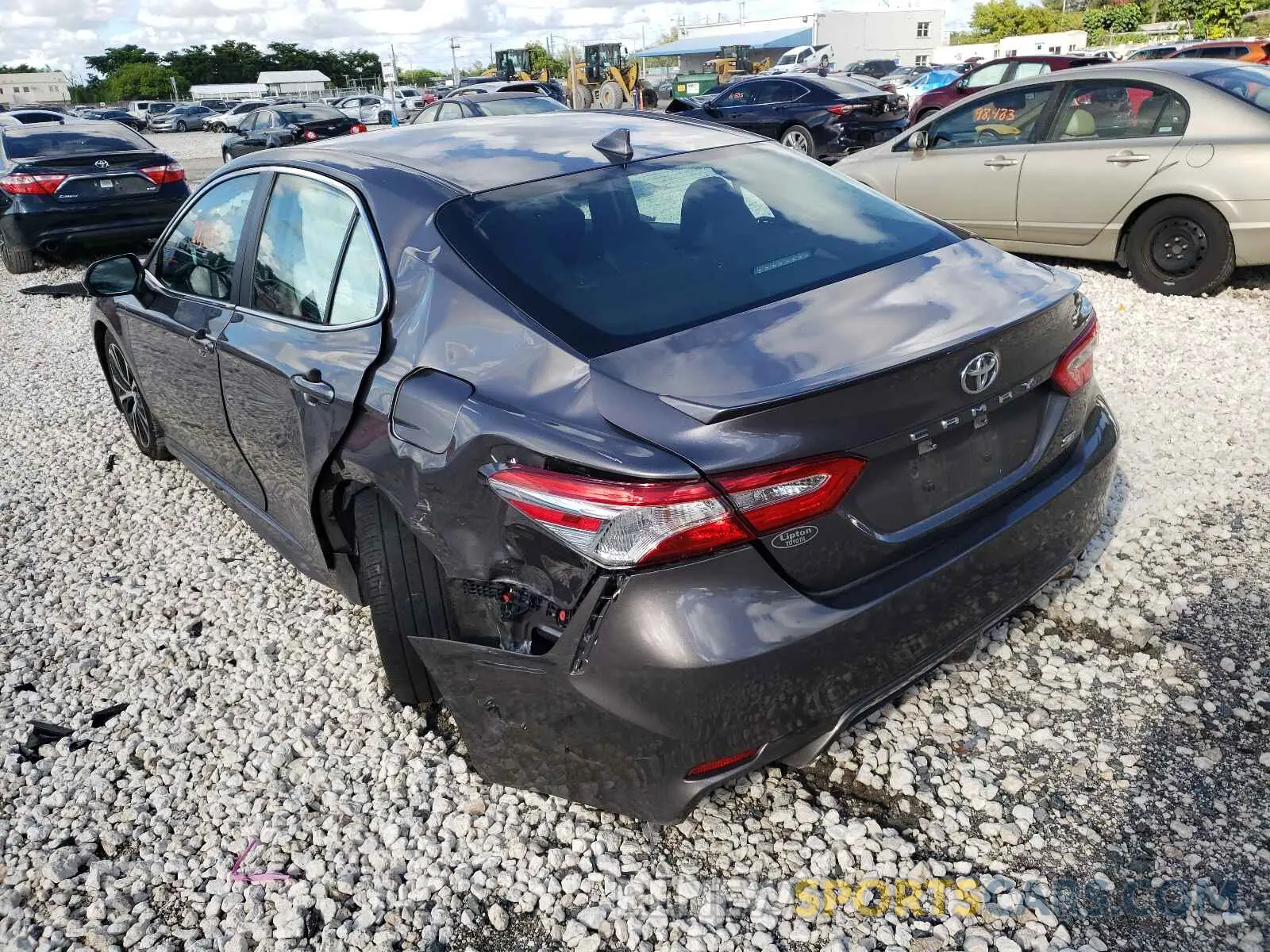 3 Photograph of a damaged car 4T1G11AK5LU905392 TOYOTA CAMRY 2020