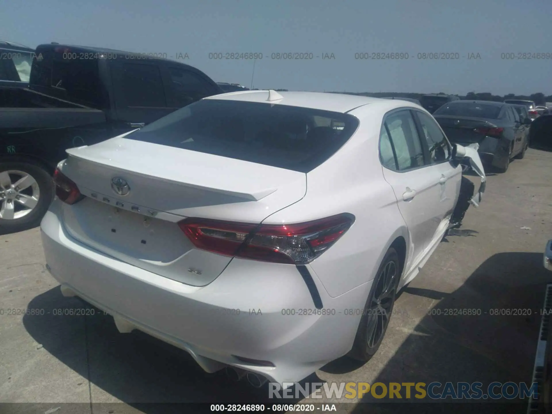 4 Photograph of a damaged car 4T1G11AK5LU925397 TOYOTA CAMRY 2020