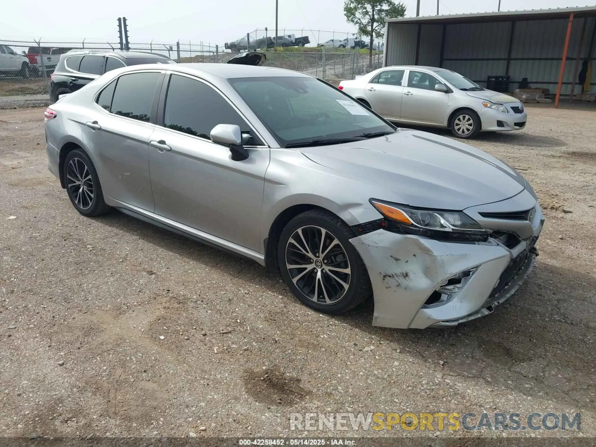 1 Photograph of a damaged car 4T1G11AK5LU935413 TOYOTA CAMRY 2020