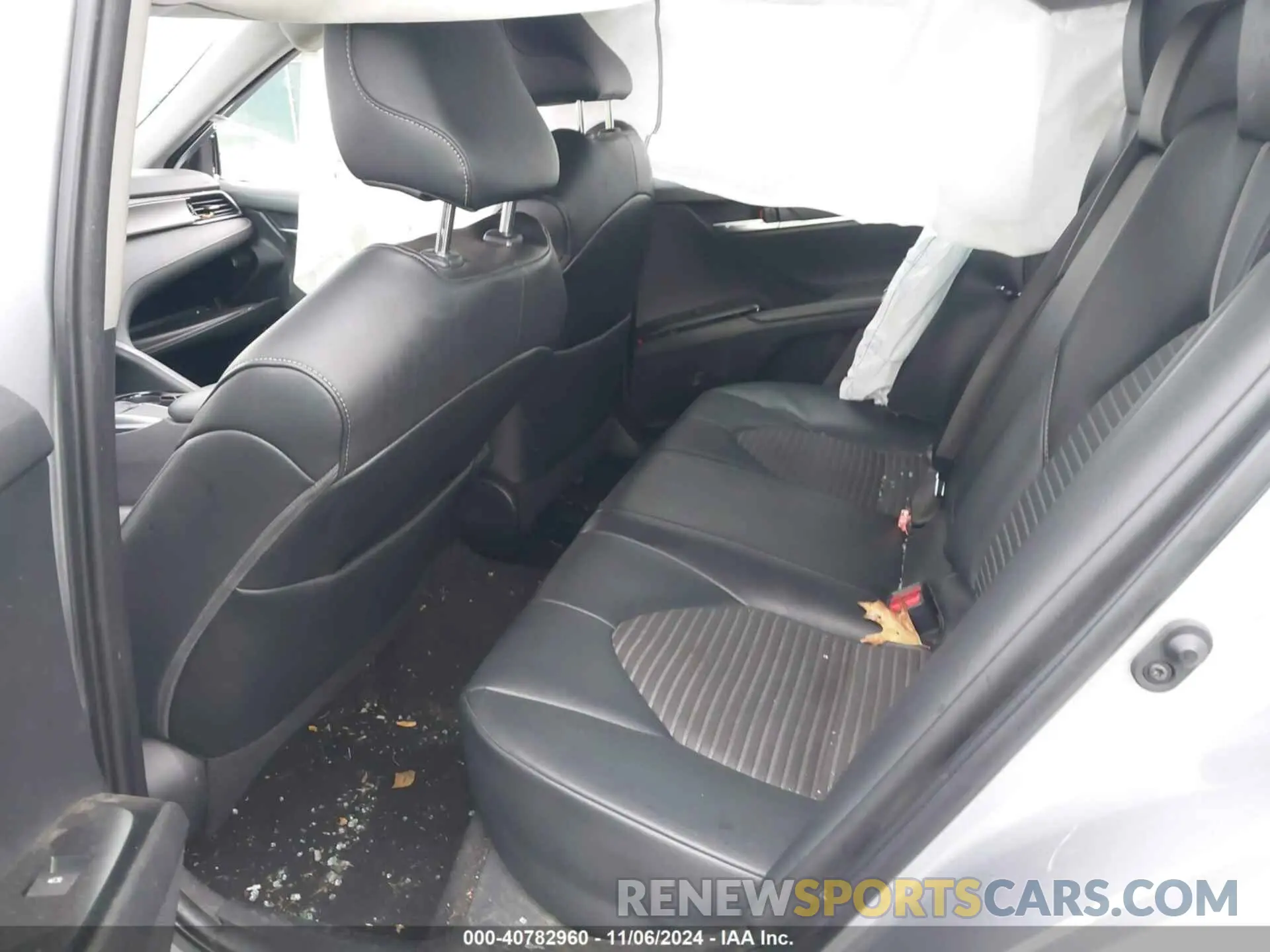 8 Photograph of a damaged car 4T1G11AK5LU941633 TOYOTA CAMRY 2020