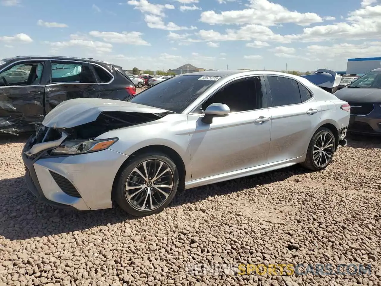1 Фотография поврежденного автомобиля 4T1G11AK5LU944211 TOYOTA CAMRY 2020