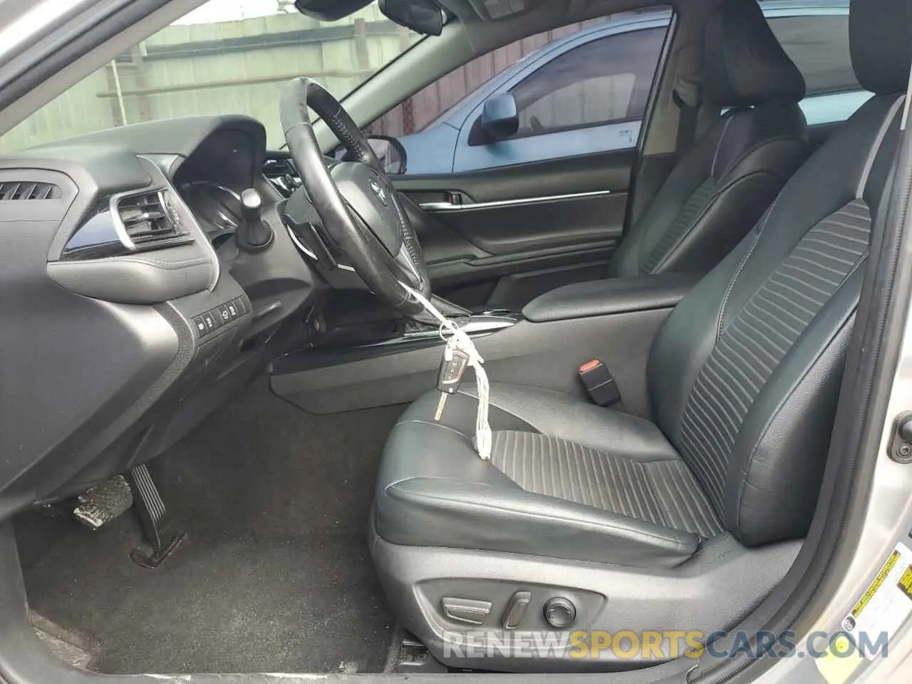 7 Фотография поврежденного автомобиля 4T1G11AK5LU960022 TOYOTA CAMRY 2020