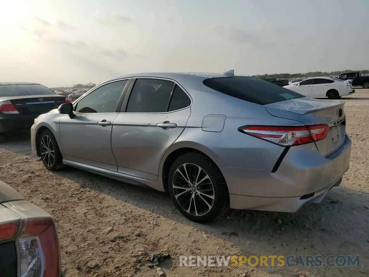 2 Фотография поврежденного автомобиля 4T1G11AK5LU968007 TOYOTA CAMRY 2020