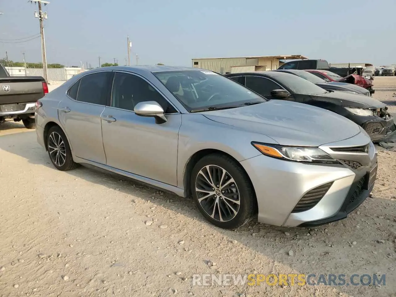 4 Фотография поврежденного автомобиля 4T1G11AK5LU968007 TOYOTA CAMRY 2020