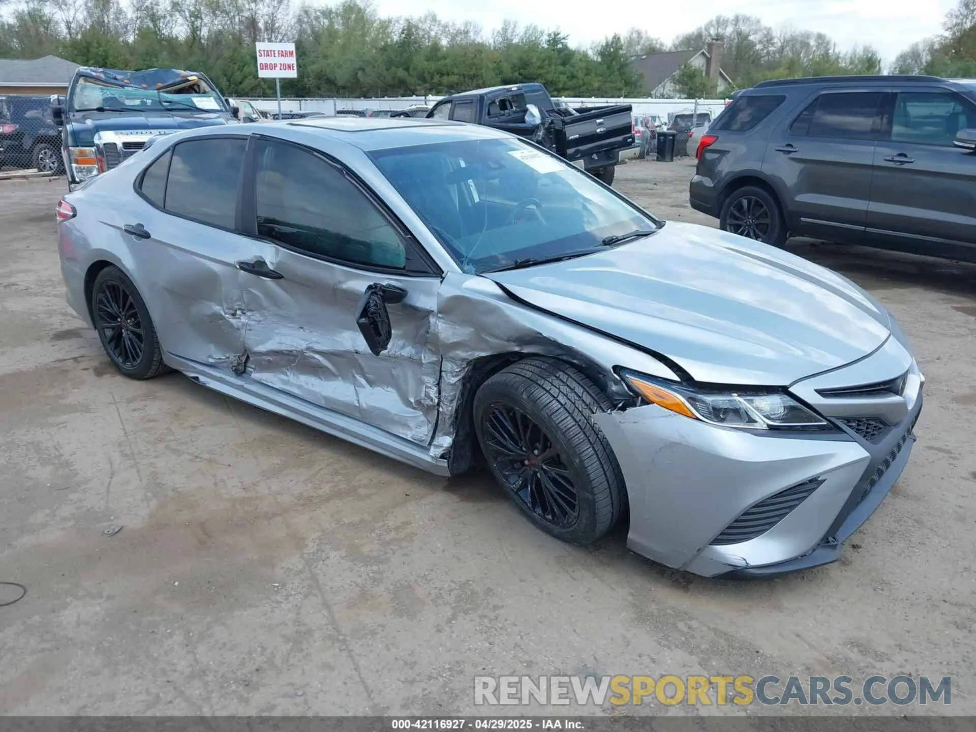 1 Photograph of a damaged car 4T1G11AK6LU310454 TOYOTA CAMRY 2020