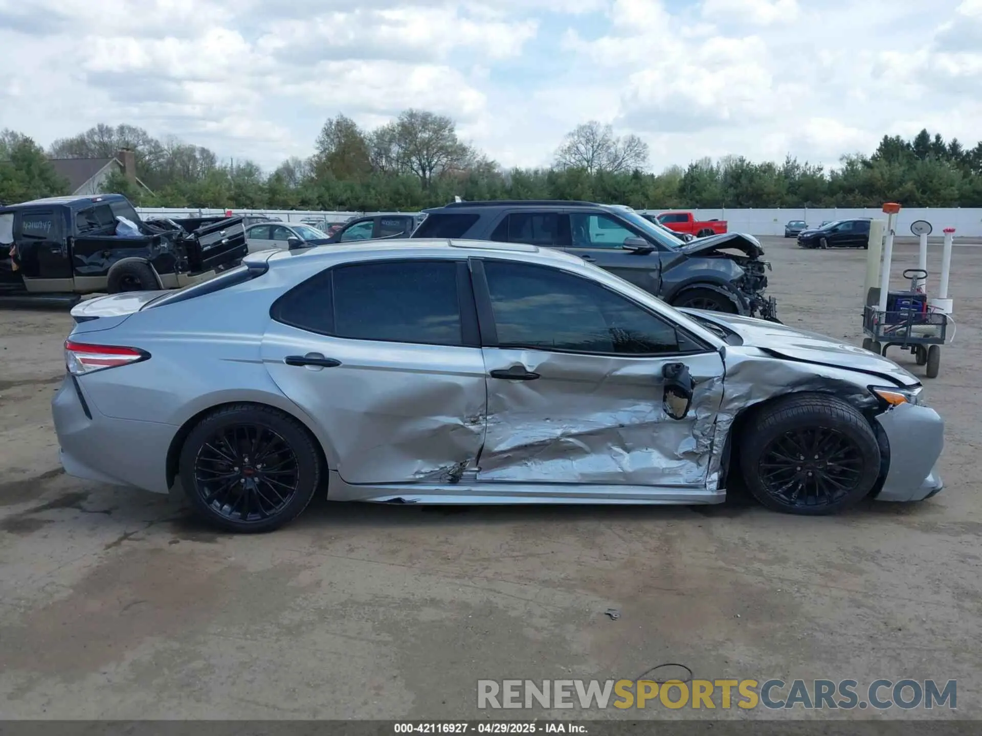 13 Photograph of a damaged car 4T1G11AK6LU310454 TOYOTA CAMRY 2020