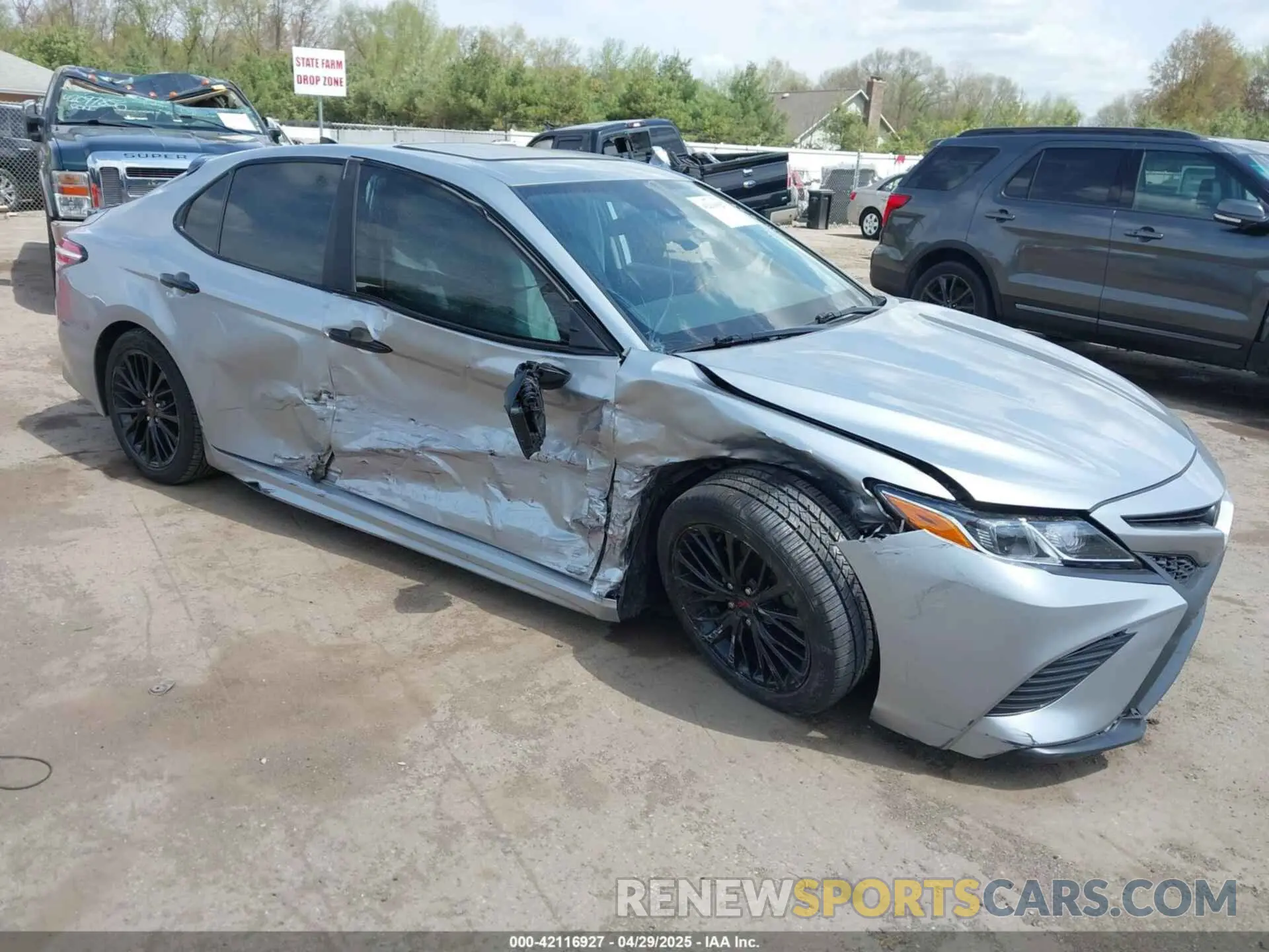 6 Photograph of a damaged car 4T1G11AK6LU310454 TOYOTA CAMRY 2020