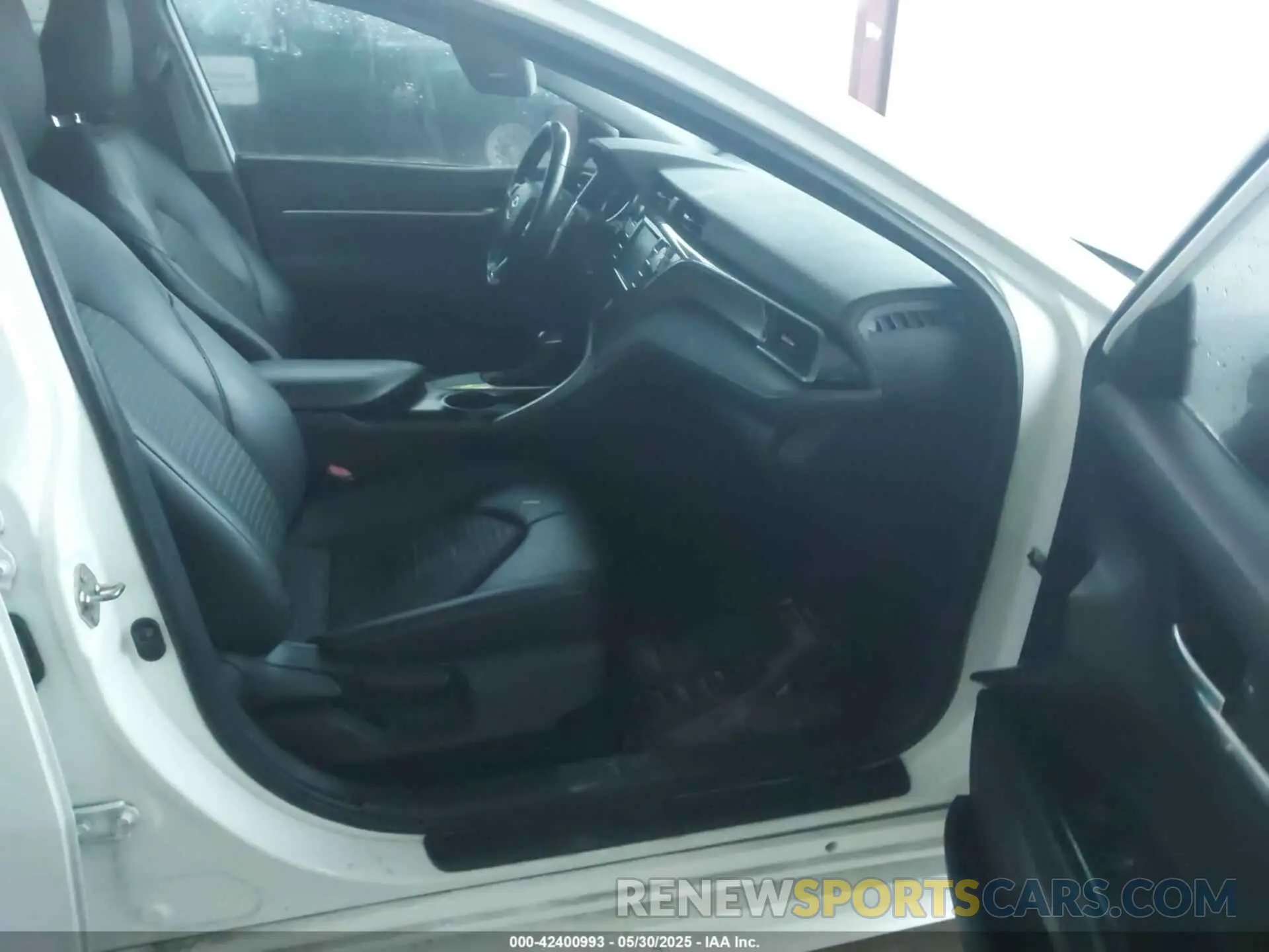 5 Photograph of a damaged car 4T1G11AK6LU310745 TOYOTA CAMRY 2020