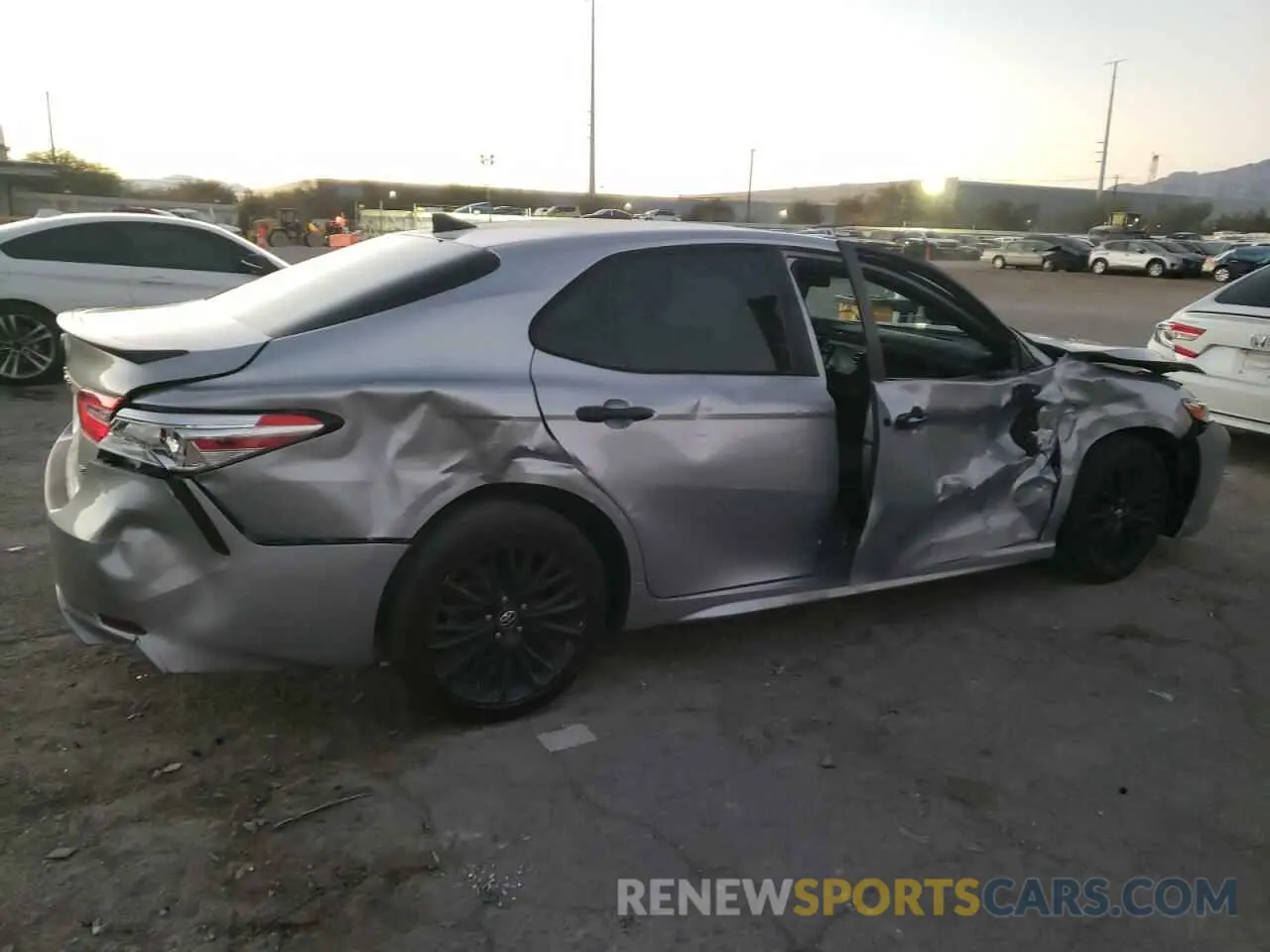 3 Фотография поврежденного автомобиля 4T1G11AK6LU313063 TOYOTA CAMRY 2020