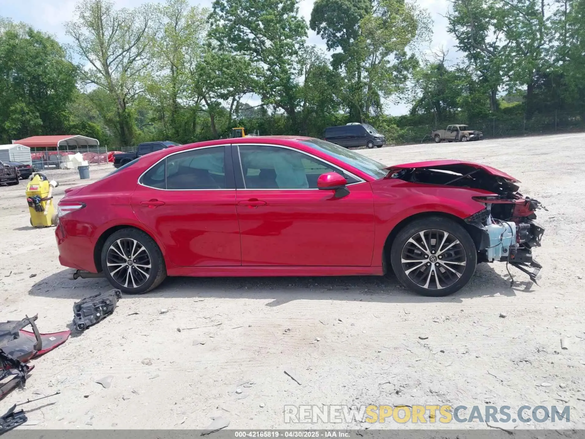 14 Photograph of a damaged car 4T1G11AK6LU323026 TOYOTA CAMRY 2020