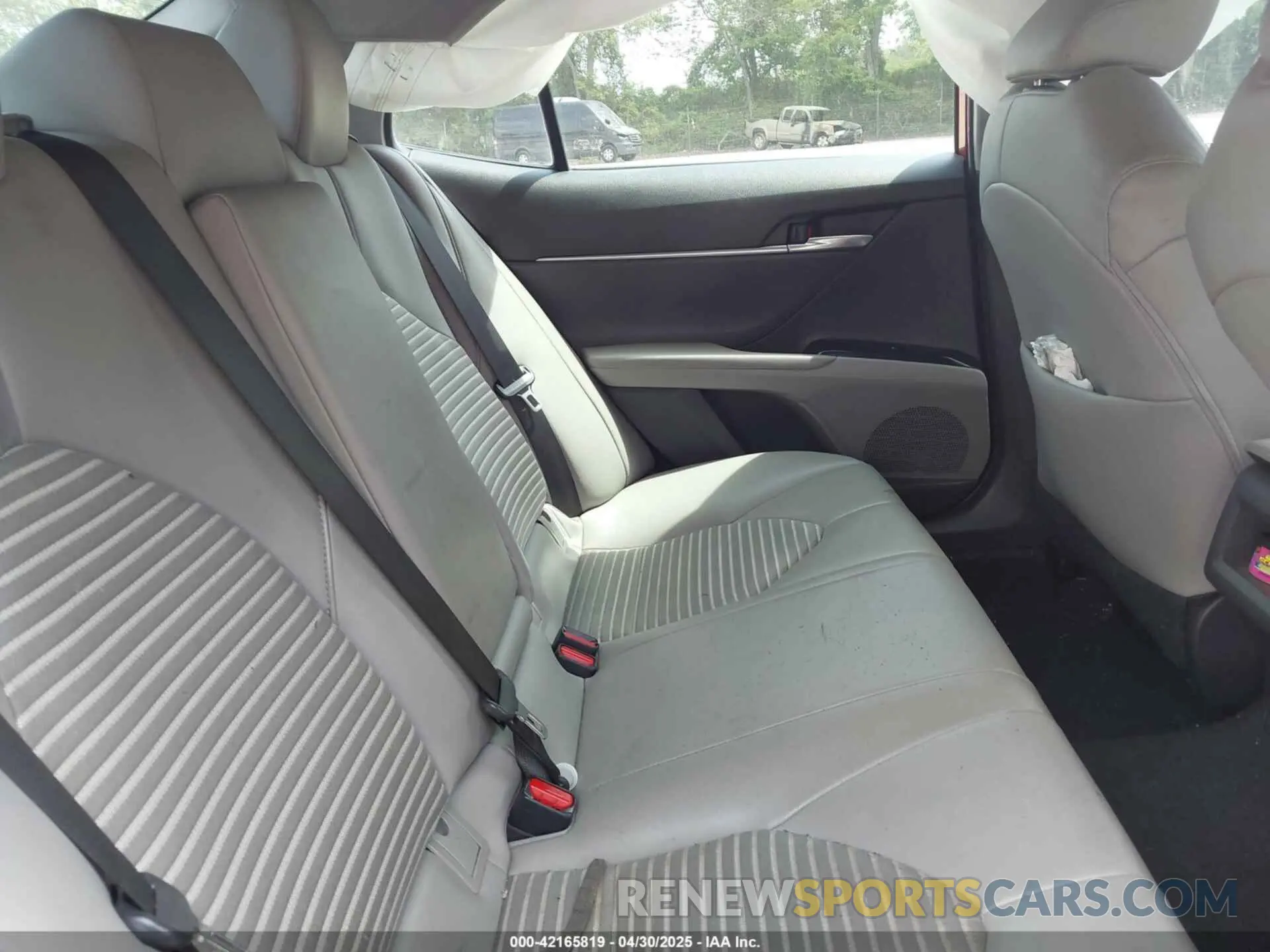8 Photograph of a damaged car 4T1G11AK6LU323026 TOYOTA CAMRY 2020