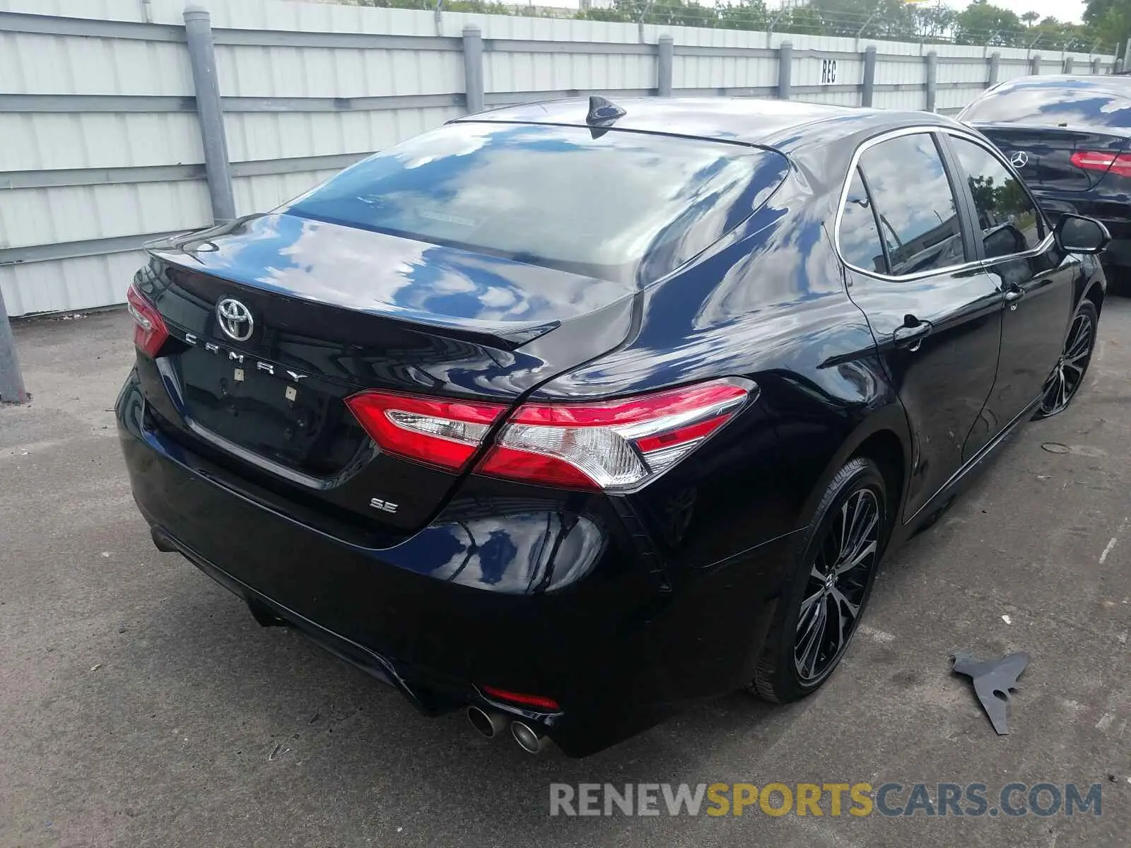 4 Photograph of a damaged car 4T1G11AK6LU325536 TOYOTA CAMRY 2020