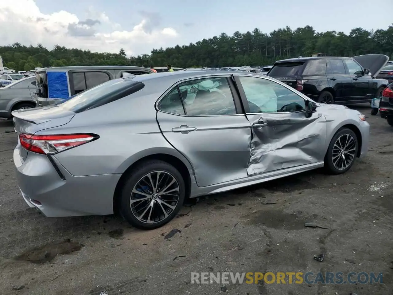 3 Photograph of a damaged car 4T1G11AK6LU332468 TOYOTA CAMRY 2020