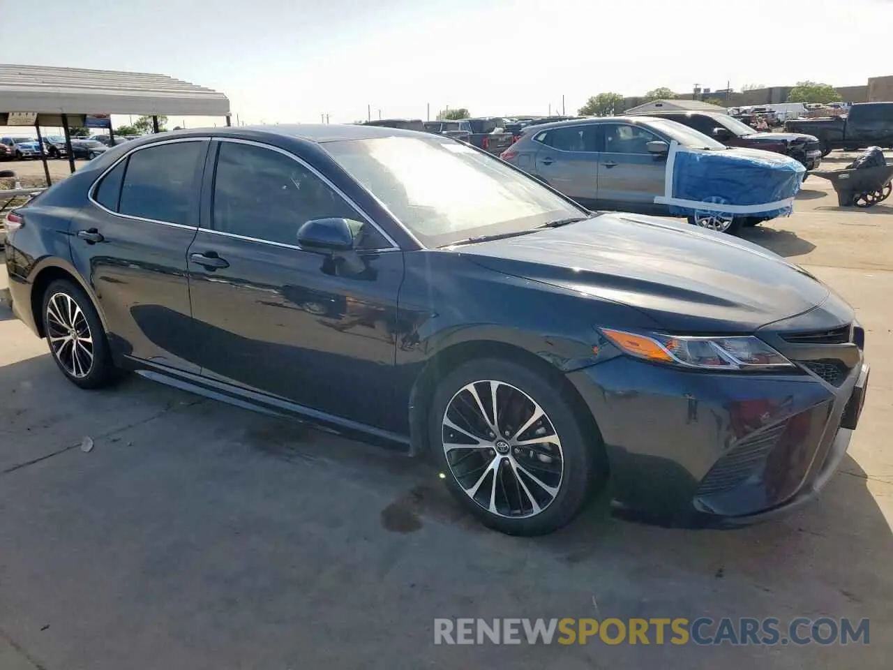 4 Photograph of a damaged car 4T1G11AK6LU332907 TOYOTA CAMRY 2020