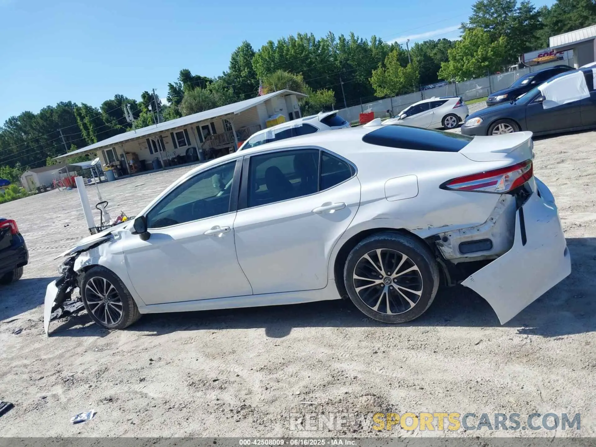 13 Фотография поврежденного автомобиля 4T1G11AK6LU334771 TOYOTA CAMRY 2020