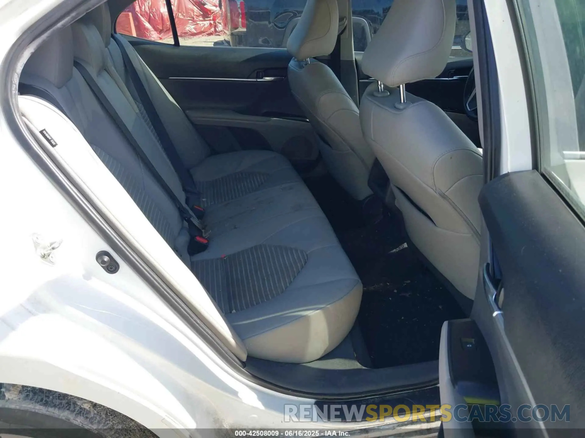 8 Фотография поврежденного автомобиля 4T1G11AK6LU334771 TOYOTA CAMRY 2020