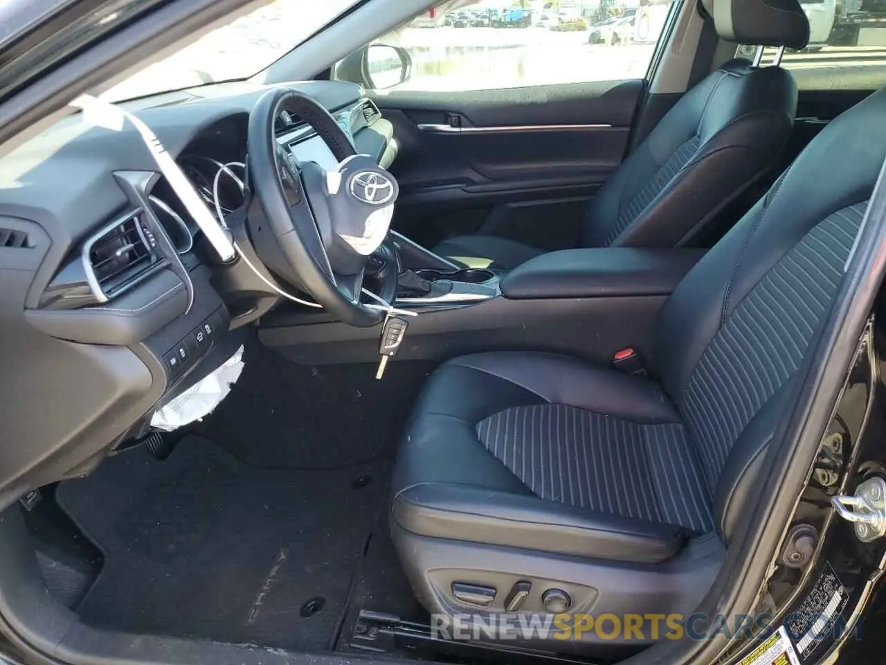 7 Photograph of a damaged car 4T1G11AK6LU336200 TOYOTA CAMRY 2020