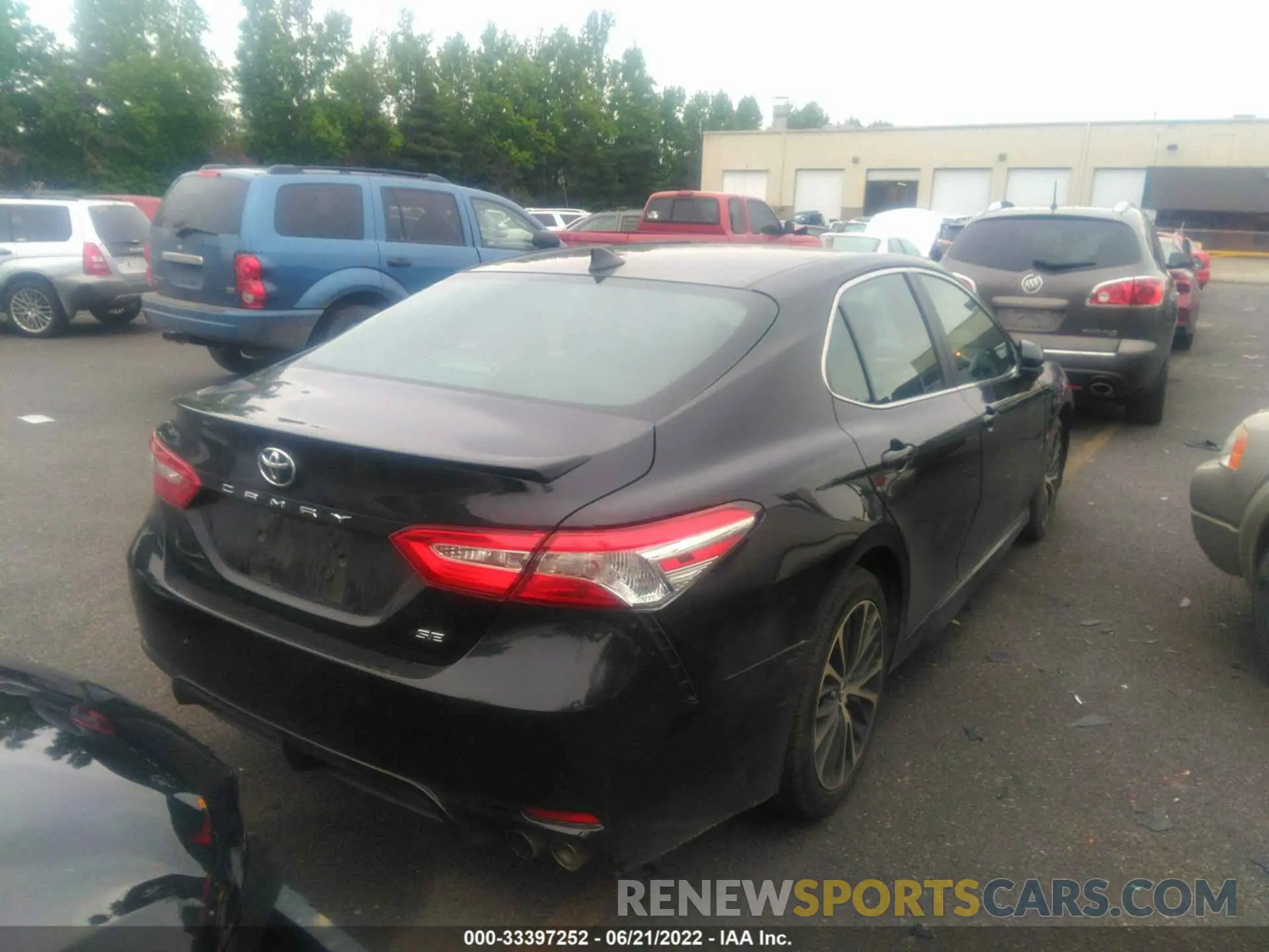 4 Photograph of a damaged car 4T1G11AK6LU336293 TOYOTA CAMRY 2020