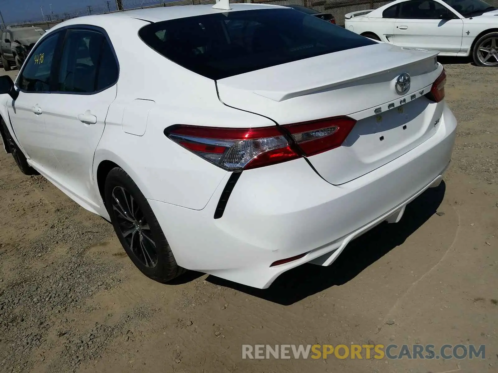 3 Фотография поврежденного автомобиля 4T1G11AK6LU348220 TOYOTA CAMRY 2020
