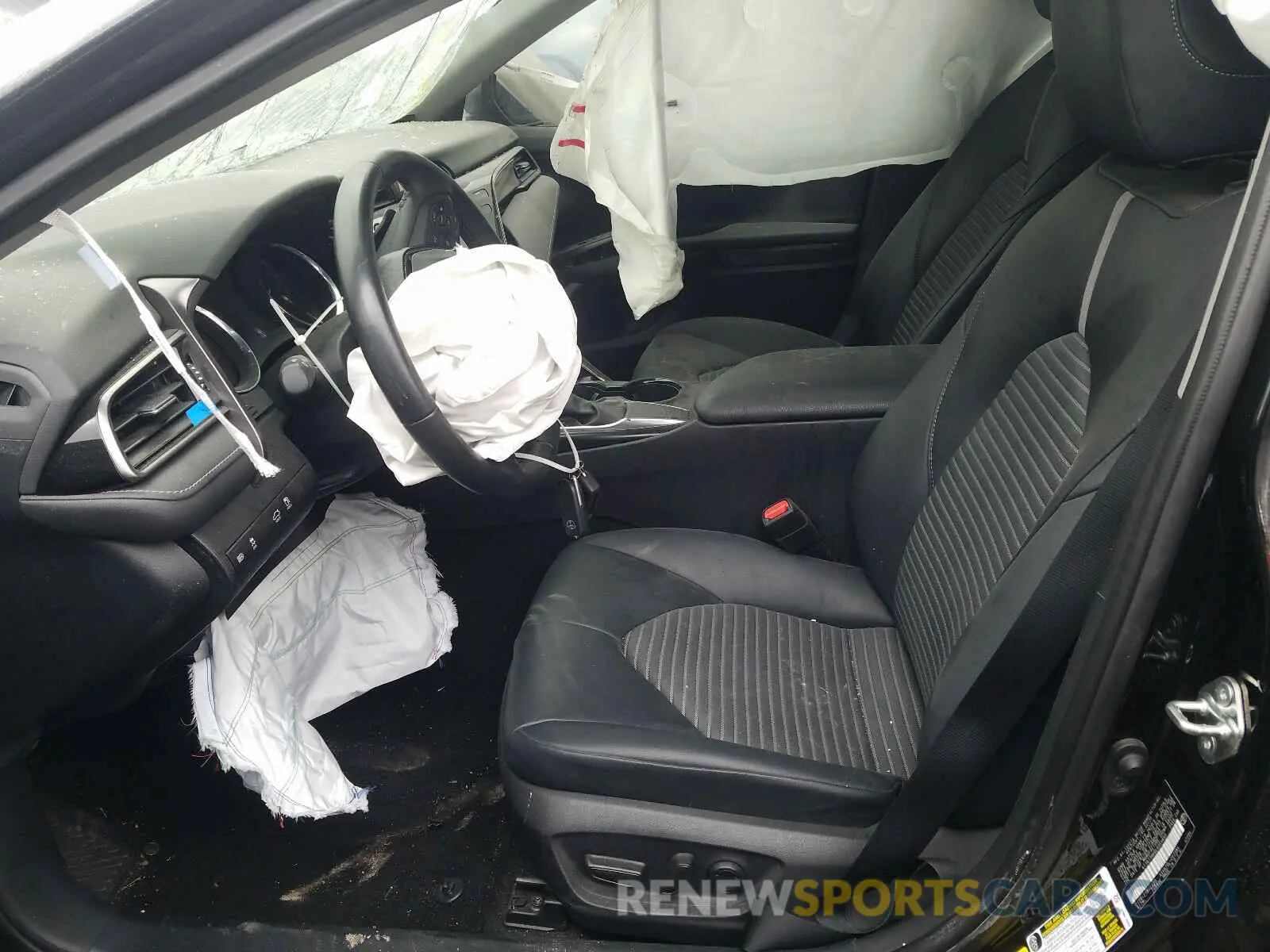 5 Photograph of a damaged car 4T1G11AK6LU354650 TOYOTA CAMRY 2020