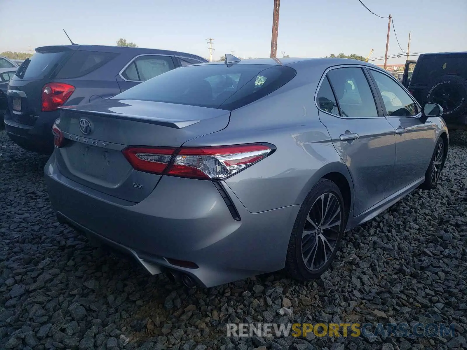 4 Photograph of a damaged car 4T1G11AK6LU358648 TOYOTA CAMRY 2020