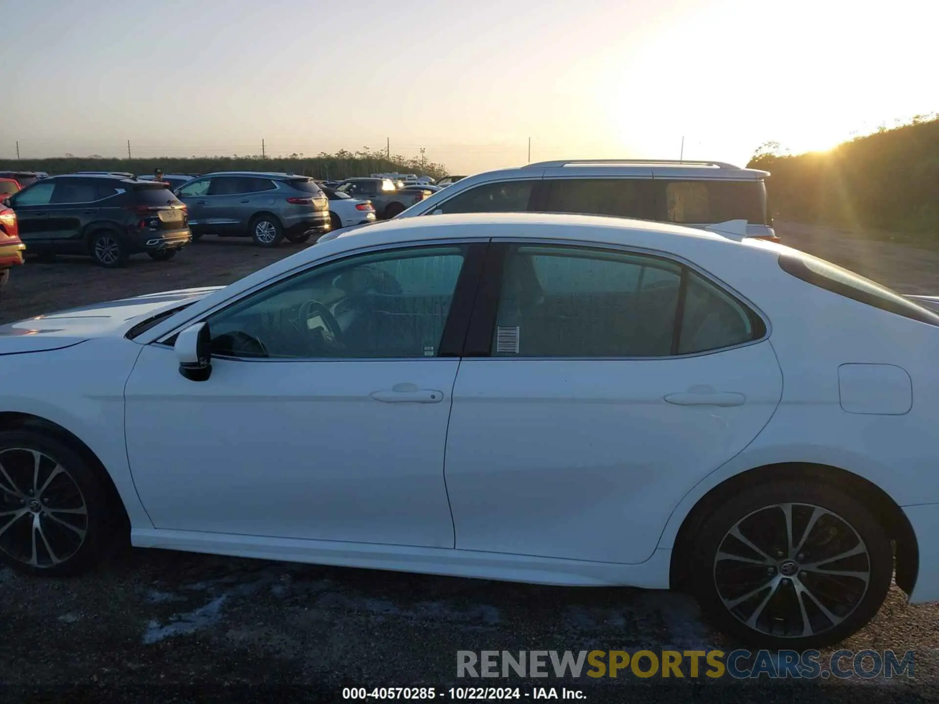 13 Photograph of a damaged car 4T1G11AK6LU362795 TOYOTA CAMRY 2020