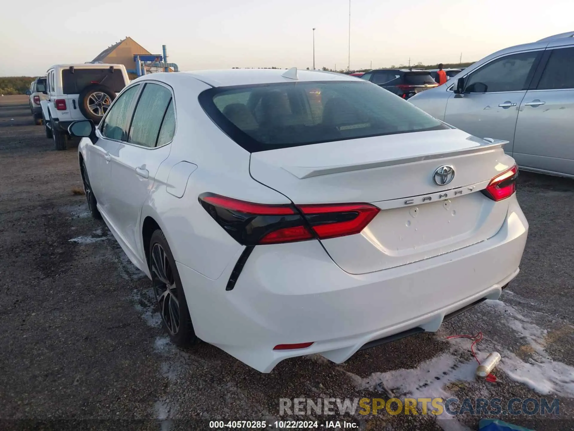 3 Photograph of a damaged car 4T1G11AK6LU362795 TOYOTA CAMRY 2020