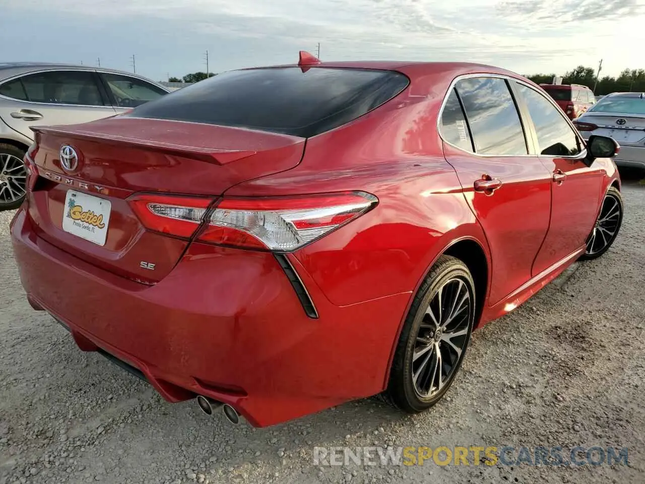 3 Photograph of a damaged car 4T1G11AK6LU364756 TOYOTA CAMRY 2020