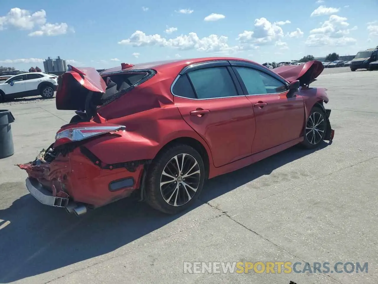 3 Фотография поврежденного автомобиля 4T1G11AK6LU364854 TOYOTA CAMRY 2020