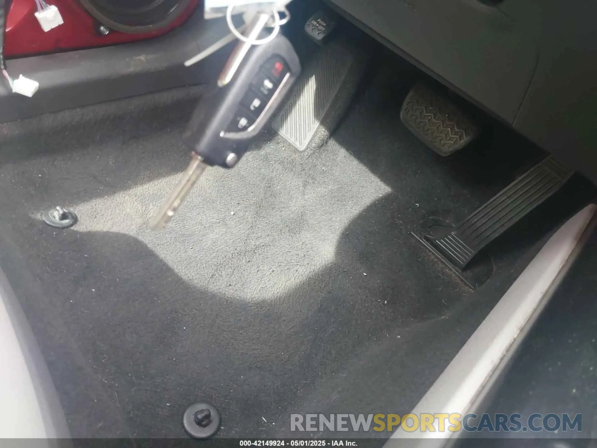11 Photograph of a damaged car 4T1G11AK6LU370458 TOYOTA CAMRY 2020
