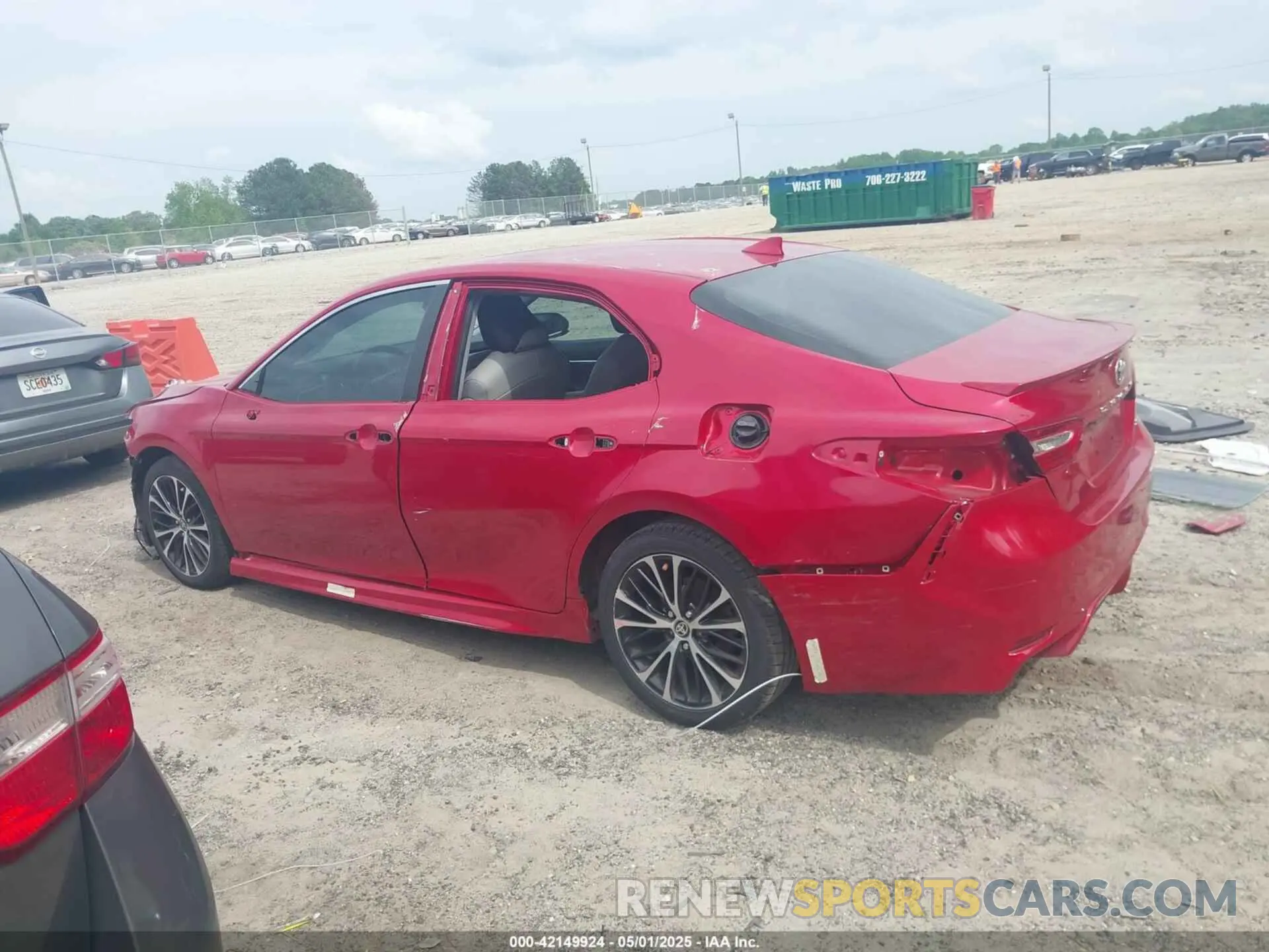 15 Photograph of a damaged car 4T1G11AK6LU370458 TOYOTA CAMRY 2020