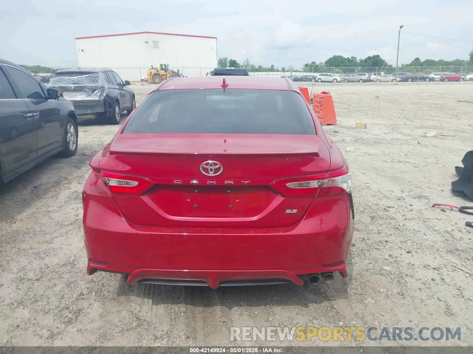 17 Photograph of a damaged car 4T1G11AK6LU370458 TOYOTA CAMRY 2020