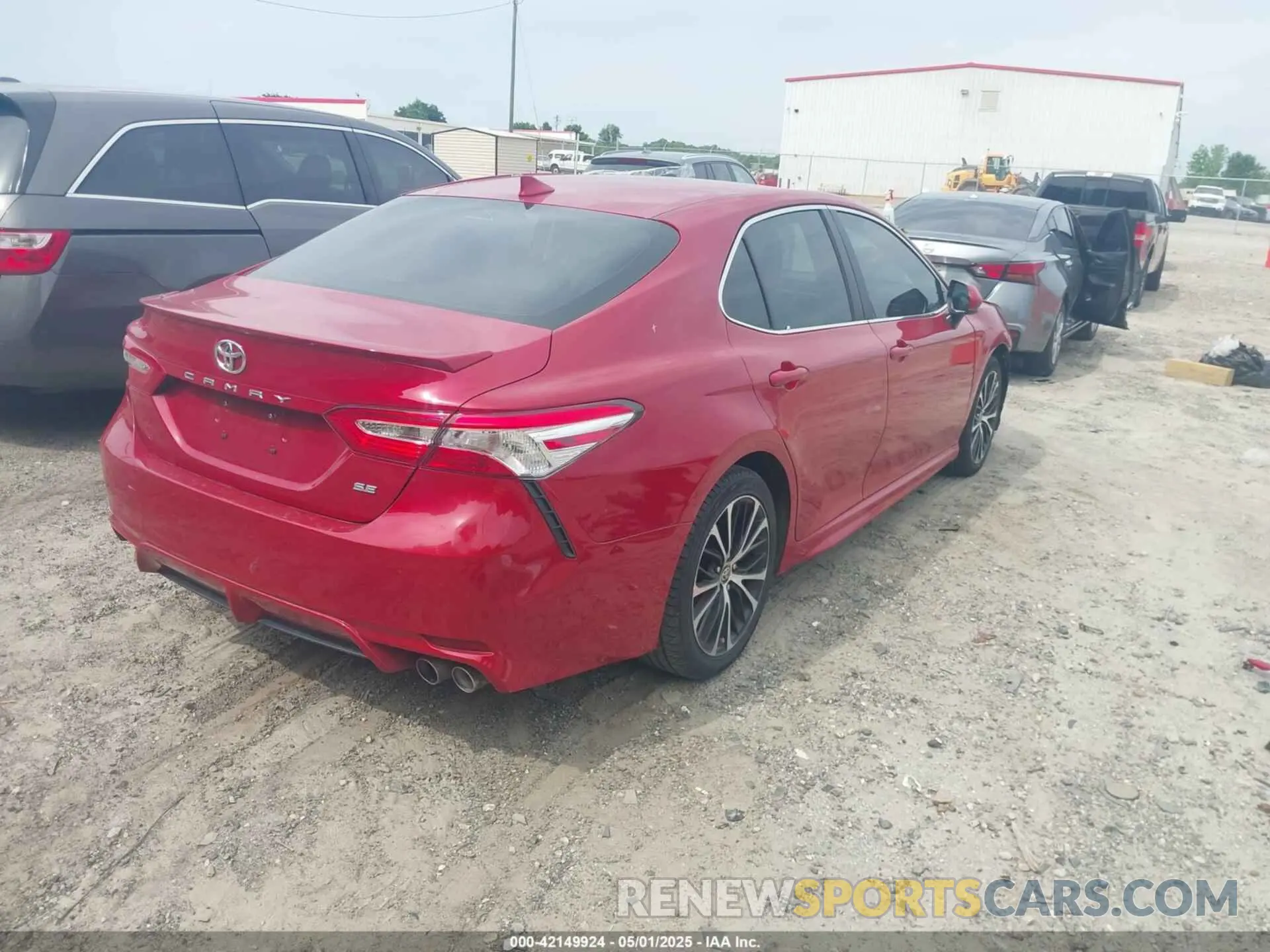 4 Photograph of a damaged car 4T1G11AK6LU370458 TOYOTA CAMRY 2020
