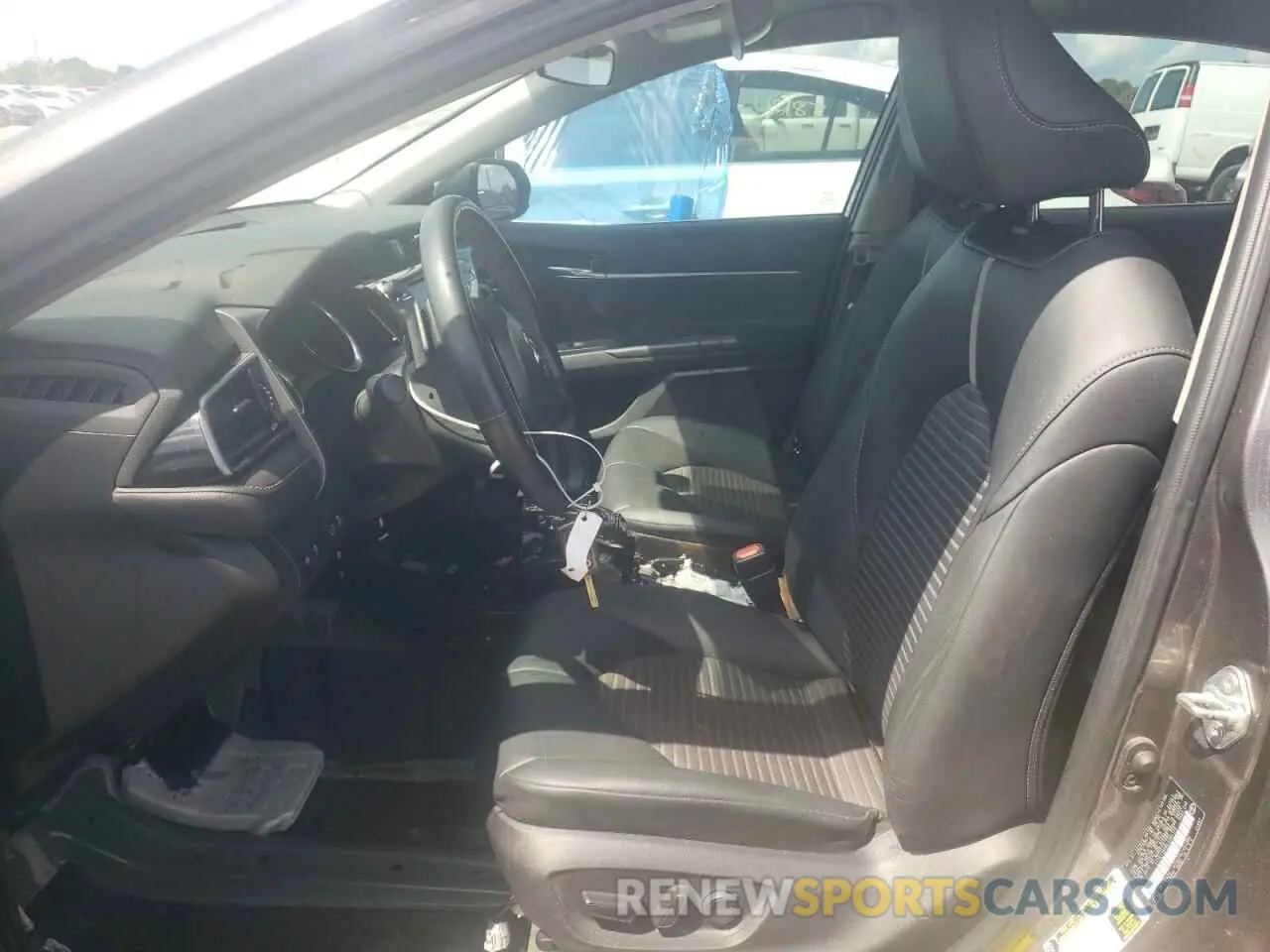 7 Фотография поврежденного автомобиля 4T1G11AK6LU384179 TOYOTA CAMRY 2020