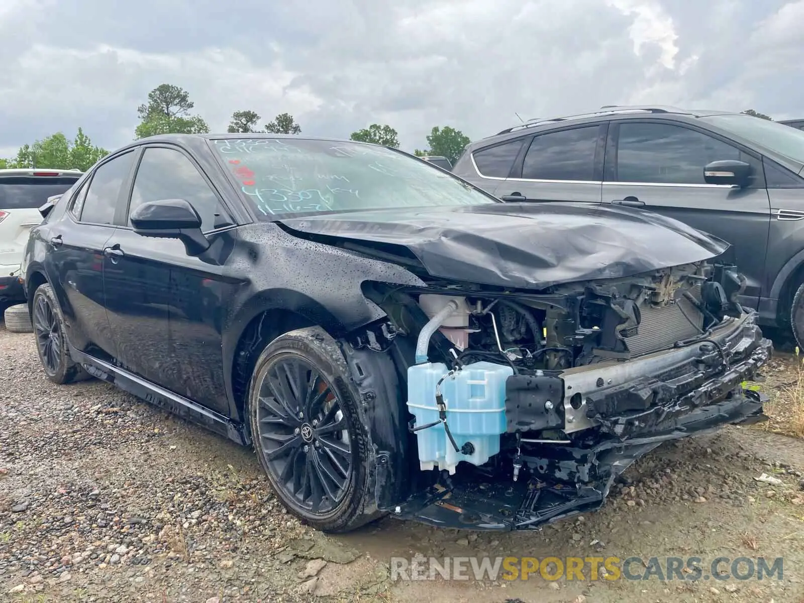 1 Photograph of a damaged car 4T1G11AK6LU393173 TOYOTA CAMRY 2020