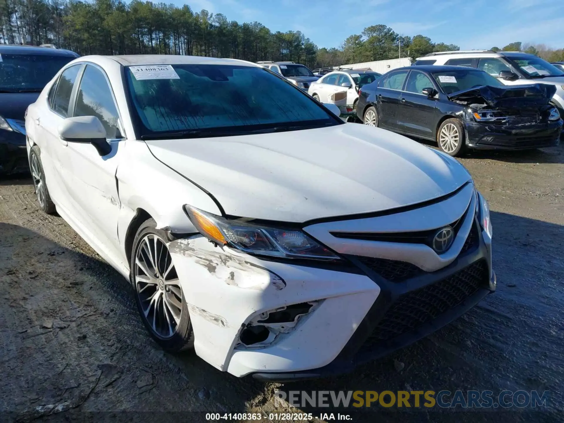 1 Photograph of a damaged car 4T1G11AK6LU504482 TOYOTA CAMRY 2020