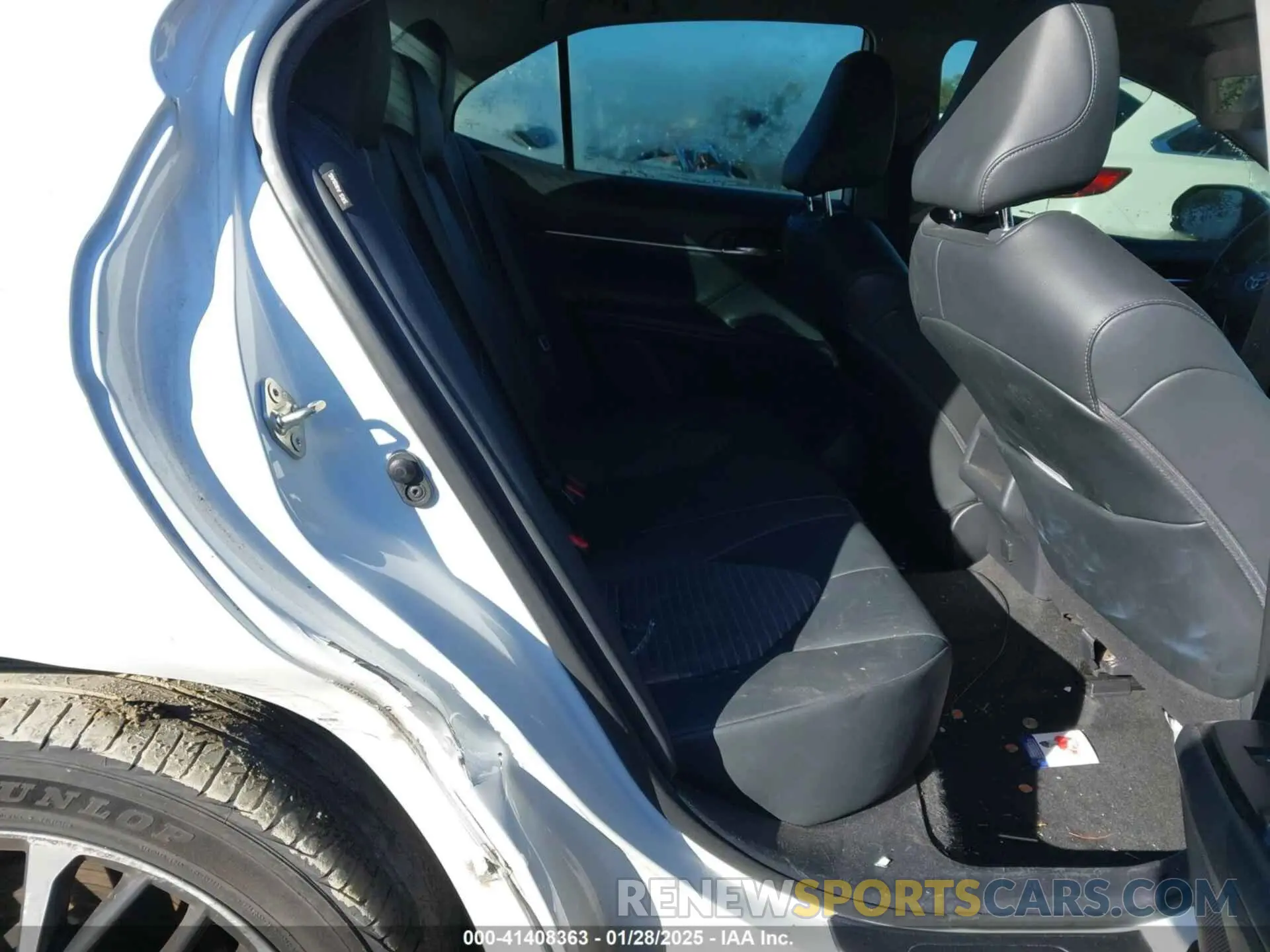 8 Photograph of a damaged car 4T1G11AK6LU504482 TOYOTA CAMRY 2020